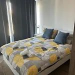 Niko's Modern Family Near The *