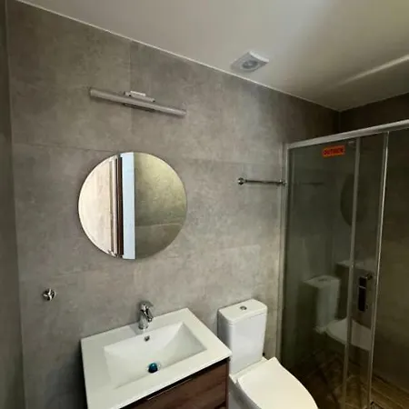 Niko's Urban Living Дом отдыха